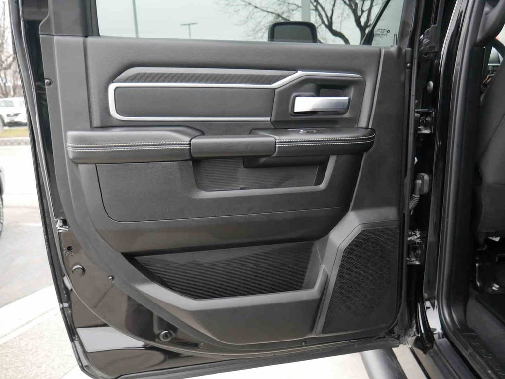 Used 2025 RAM 3500 Big Horn image 19