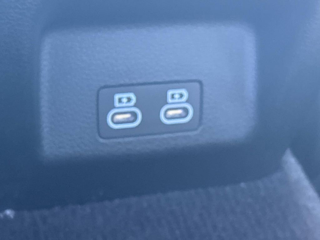 Used 2025 Genesis G70 3.3T Advanced w/ Sport Prestige Package image 23