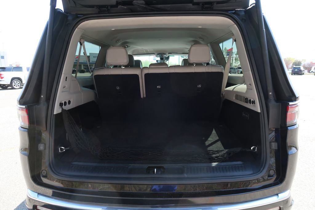 Used 2024 Jeep Wagoneer L Series II image 32