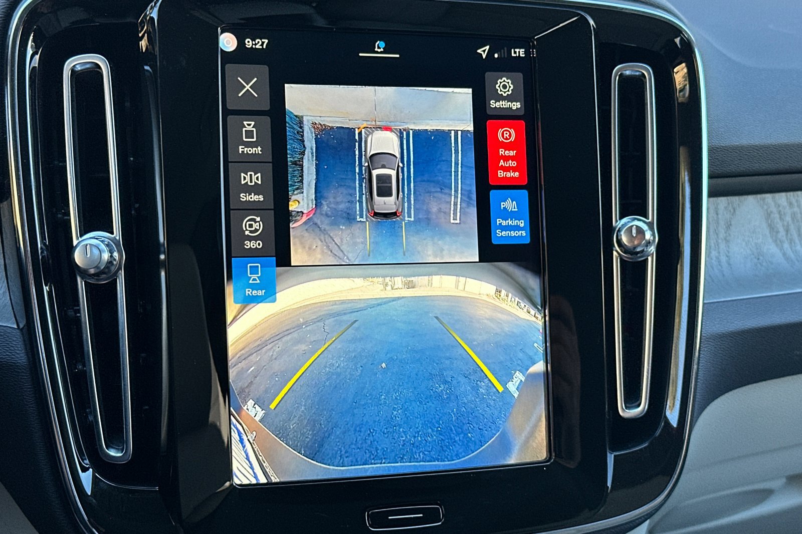 New 2026 Volvo XC40 B5 Plus w/ Protection Package Premier image 17