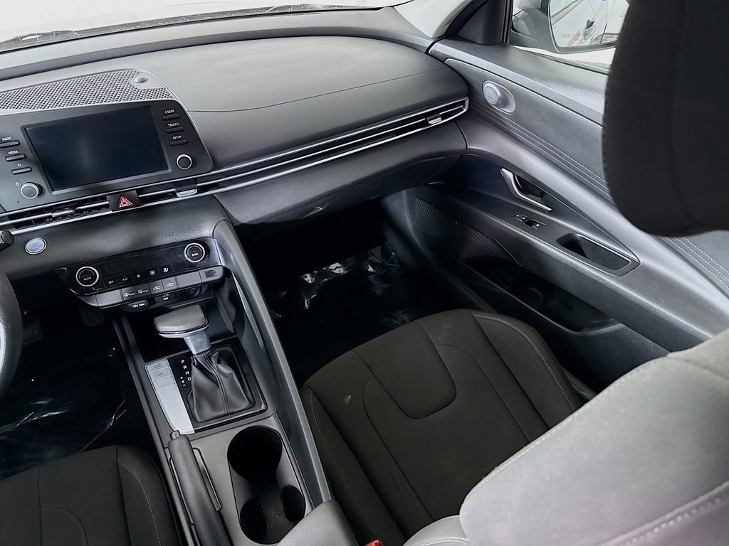 Certified 2021 Hyundai Elantra SEL FWD image 25