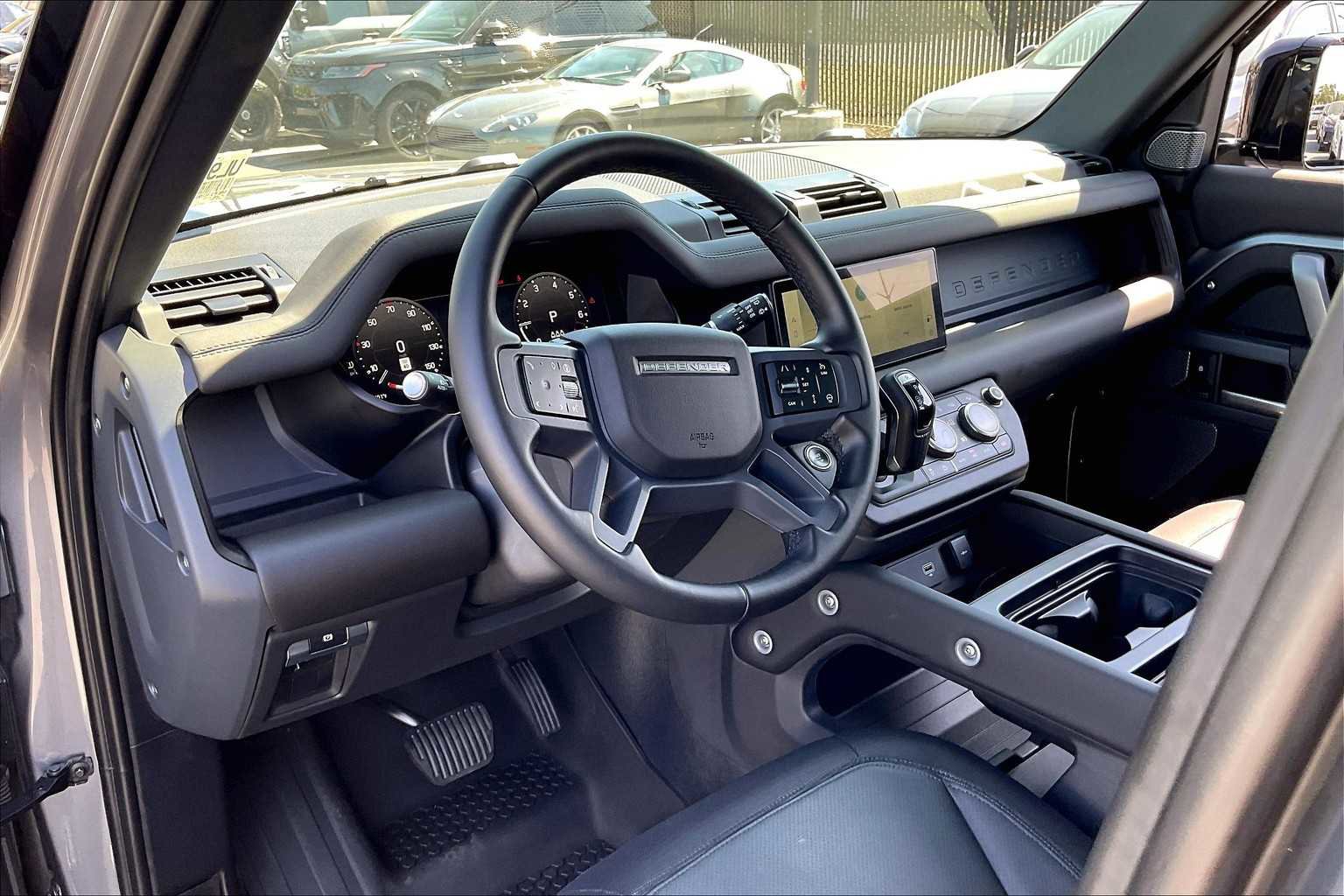 Used 2024 Land Rover Defender 110 X-Dynamic SE image 16