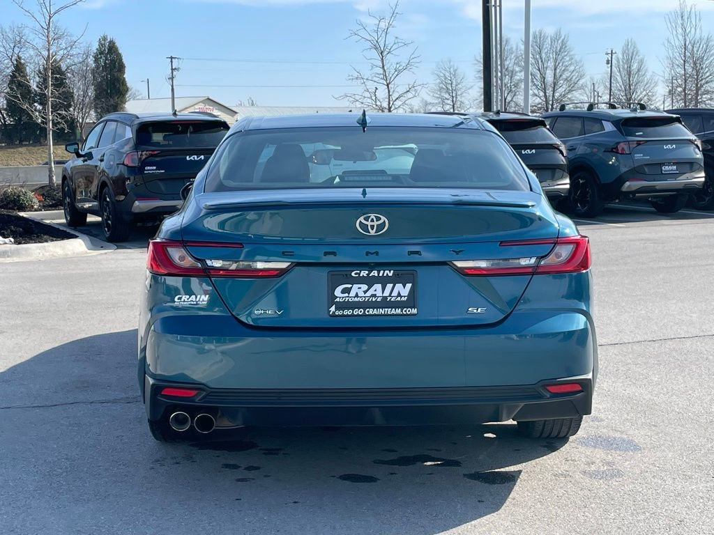 Used 2025 Toyota Camry SE image 6