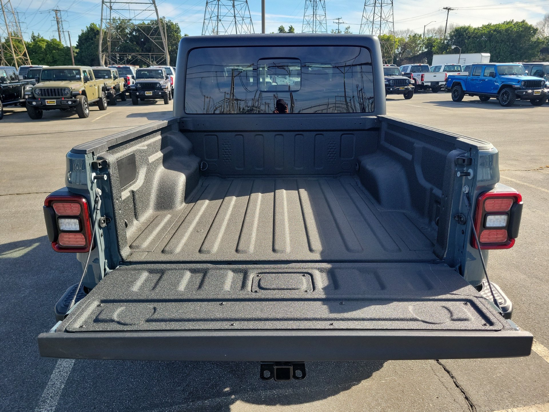 New 2026 Jeep Gladiator Sport AWD/4WD image 17