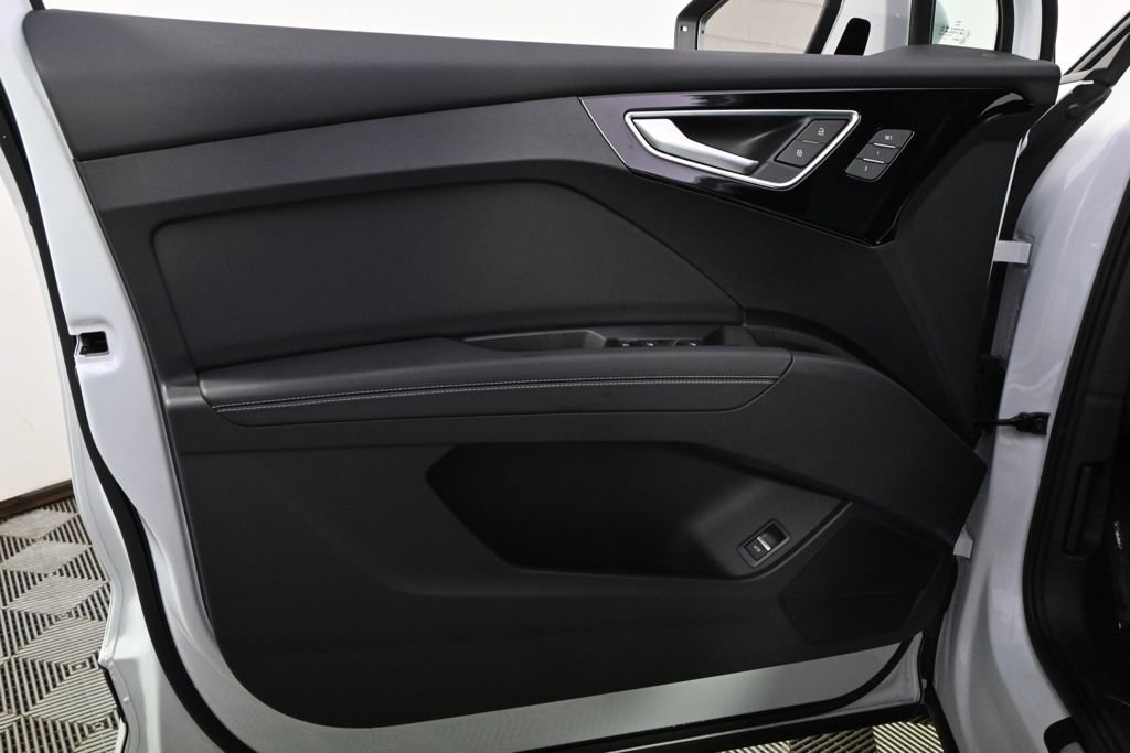 Used 2022 Audi Q4 e-tron Prestige image 22