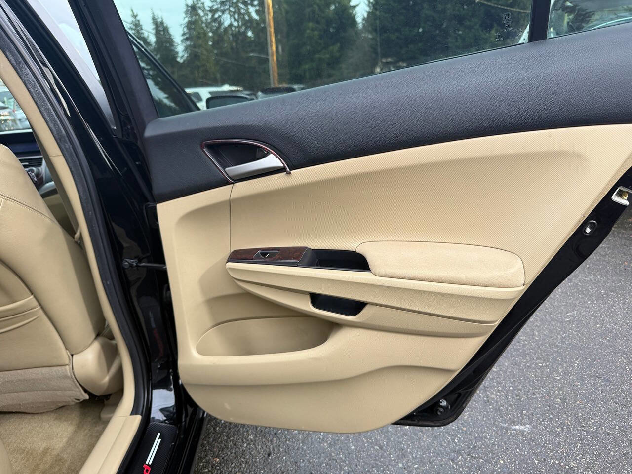 Used 2011 Honda Accord SE image 23