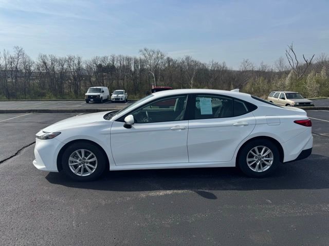 Used 2025 Toyota Camry LE FWD image 6