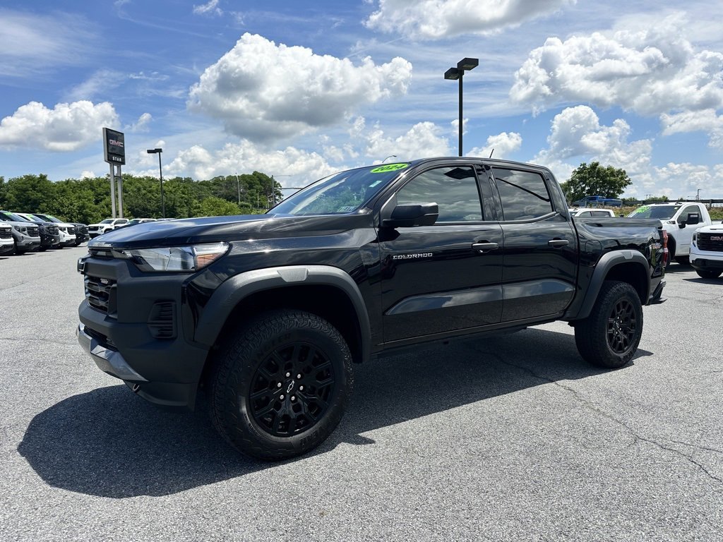 Used 2024 Chevrolet Colorado Trail Boss w/ Advanced Trailering Package image 2