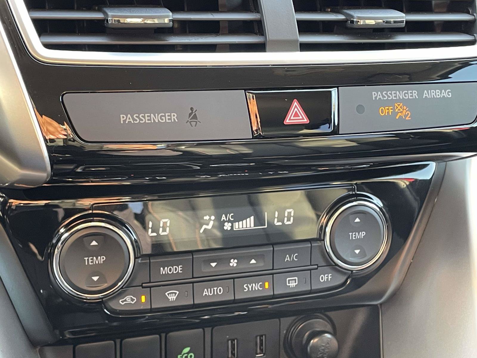 Used 2018 Mitsubishi Eclipse Cross SEL AWD/4WD image 18