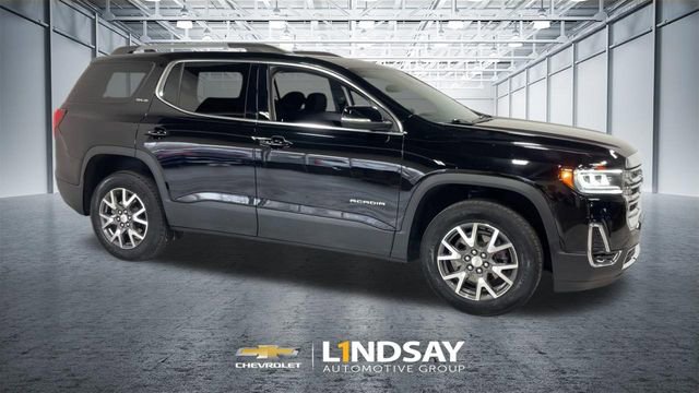 Used 2023 GMC Acadia SLE w/ Driver Convenience Package image 3