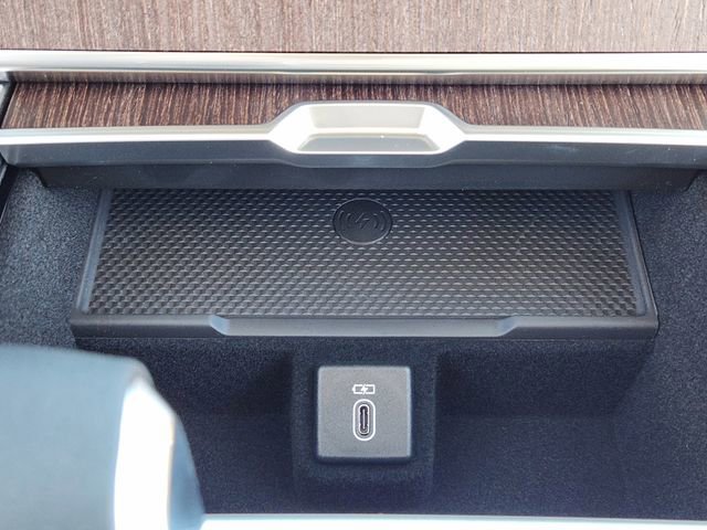 New 2026 Land Rover Range Rover SE image 13