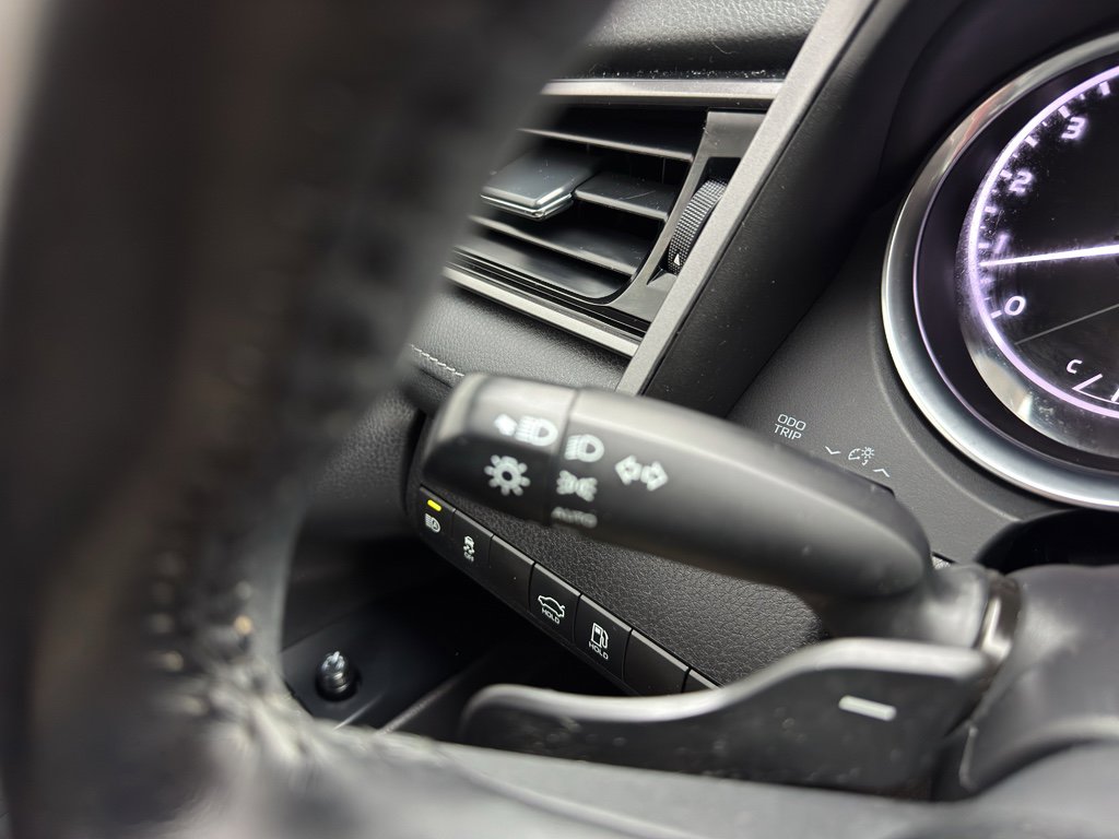 Used 2020 Toyota Camry SE image 20