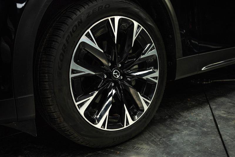 Used 2024 MAZDA CX-90 Plug-In Hybrid w/ Premium Pkg image 3