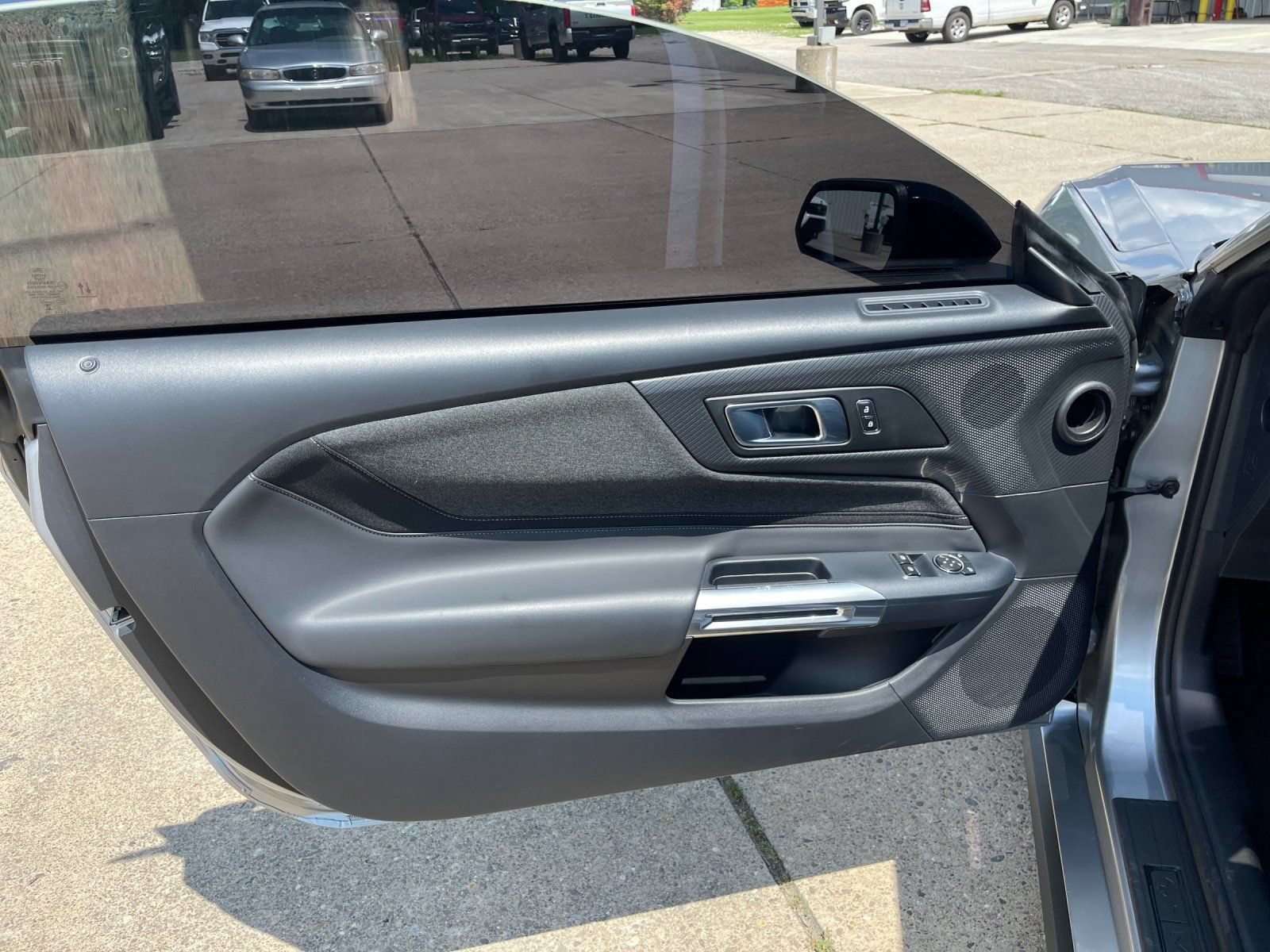 Used 2024 Ford Mustang Coupe RWD image 11