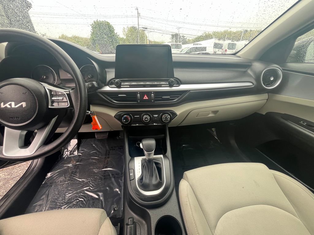 Used 2022 Kia Forte LXS FWD image 32