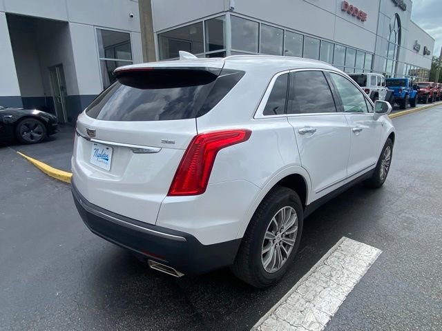 Used 2017 Cadillac XT5 Luxury w/ Driver Awareness Package image 9