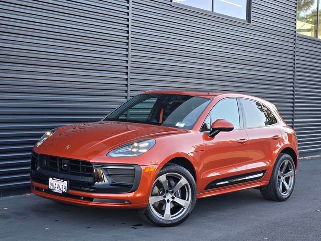Used 2025 Porsche Macan video 1