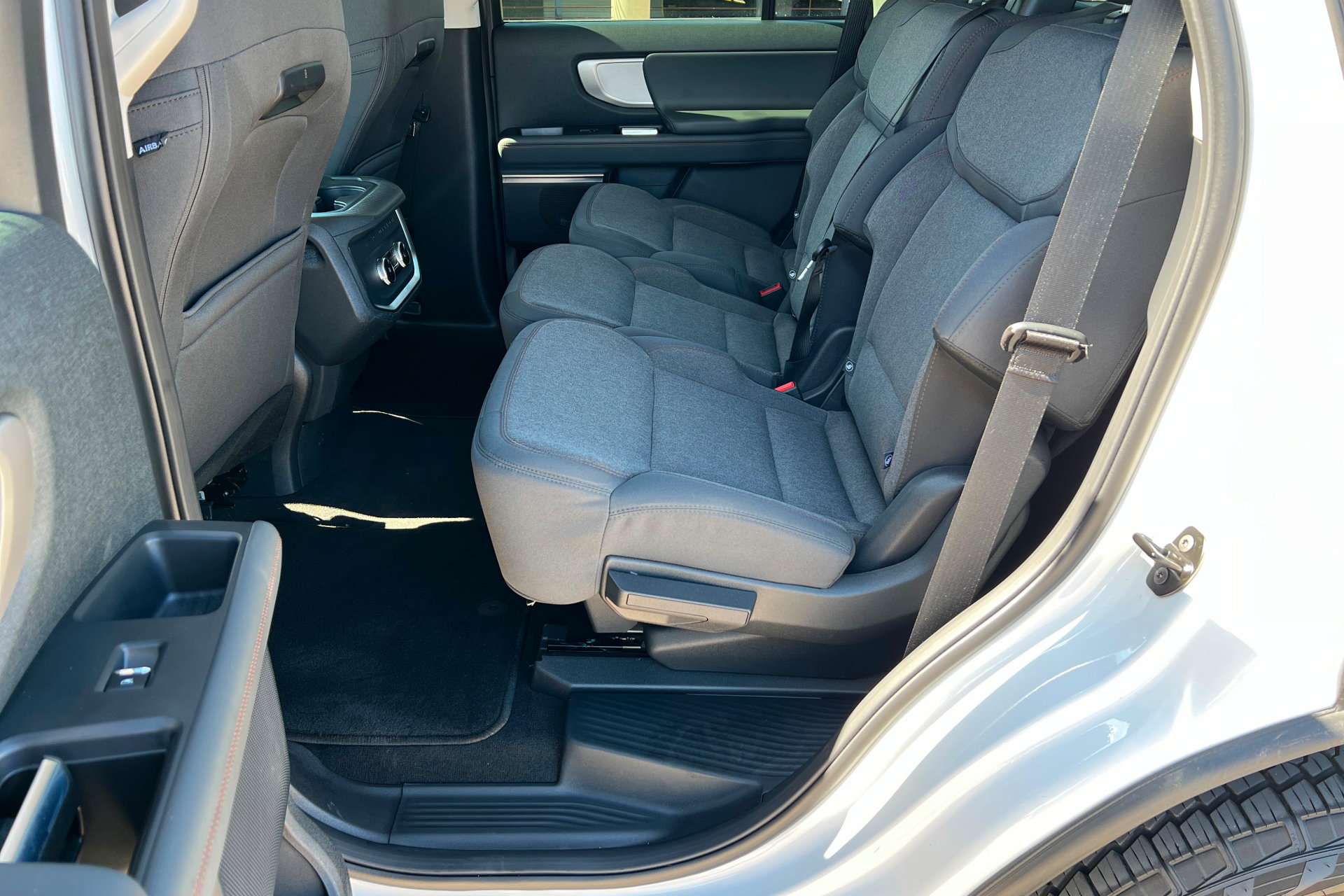 Used 2025 Ford Expedition Active AWD/4WD image 22