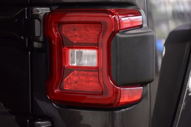 Used 2024 Jeep Wrangler Rubicon w/ Convenience Group image 18