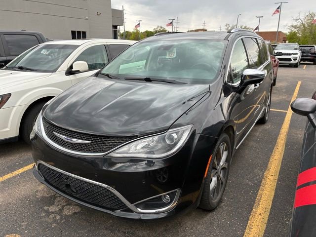 Used 2019 Chrysler Pacifica Limited w/ Tire & Wheel Group FWD video 1