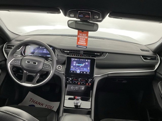 Used 2024 Jeep Grand Cherokee Altitude image 21