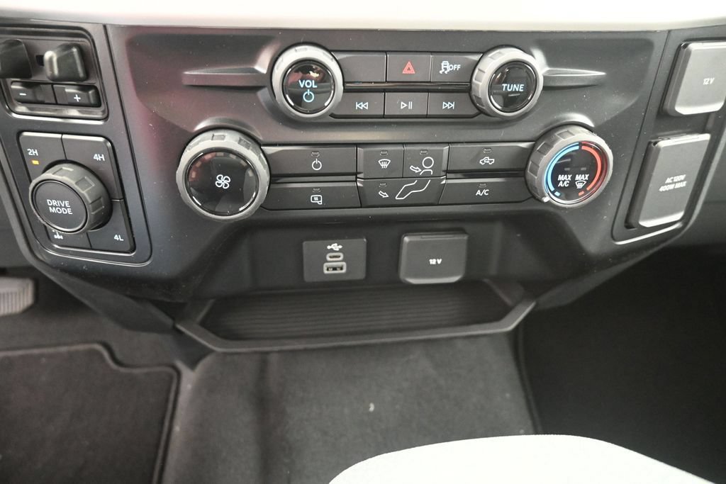 New 2026 Ford F250 XLT w/ FX4 Off-Road Package AWD/4WD image 30