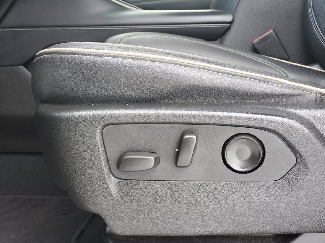 Certified 2024 GMC Yukon SLT AWD/4WD image 9