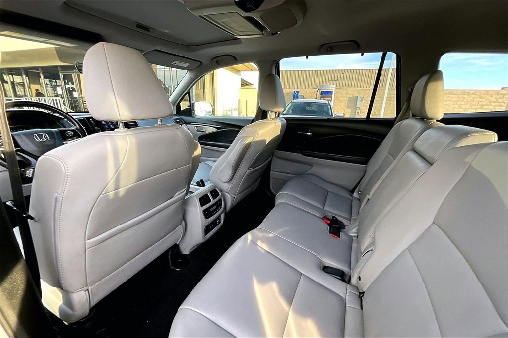 Used 2019 Honda Pilot Touring image 16