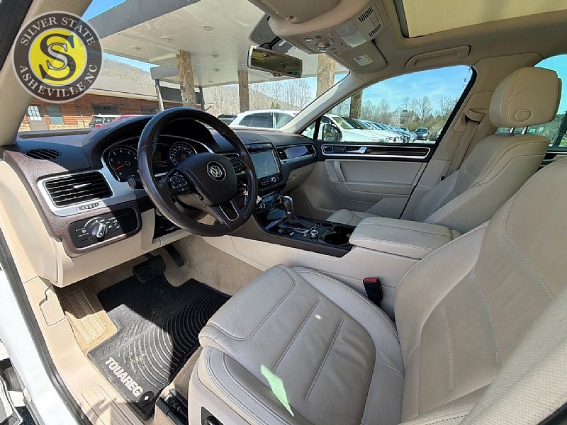 Used 2013 Volkswagen Touareg Executive image 11