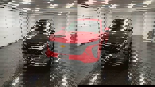 New 2026 Chevrolet Trax LT w/ Sunroof Package image 3