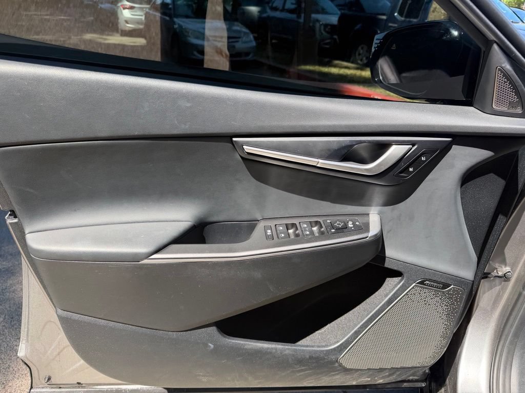 Used 2024 Kia EV6 Wind w/ Wind Technology Package AWD/4WD image 11