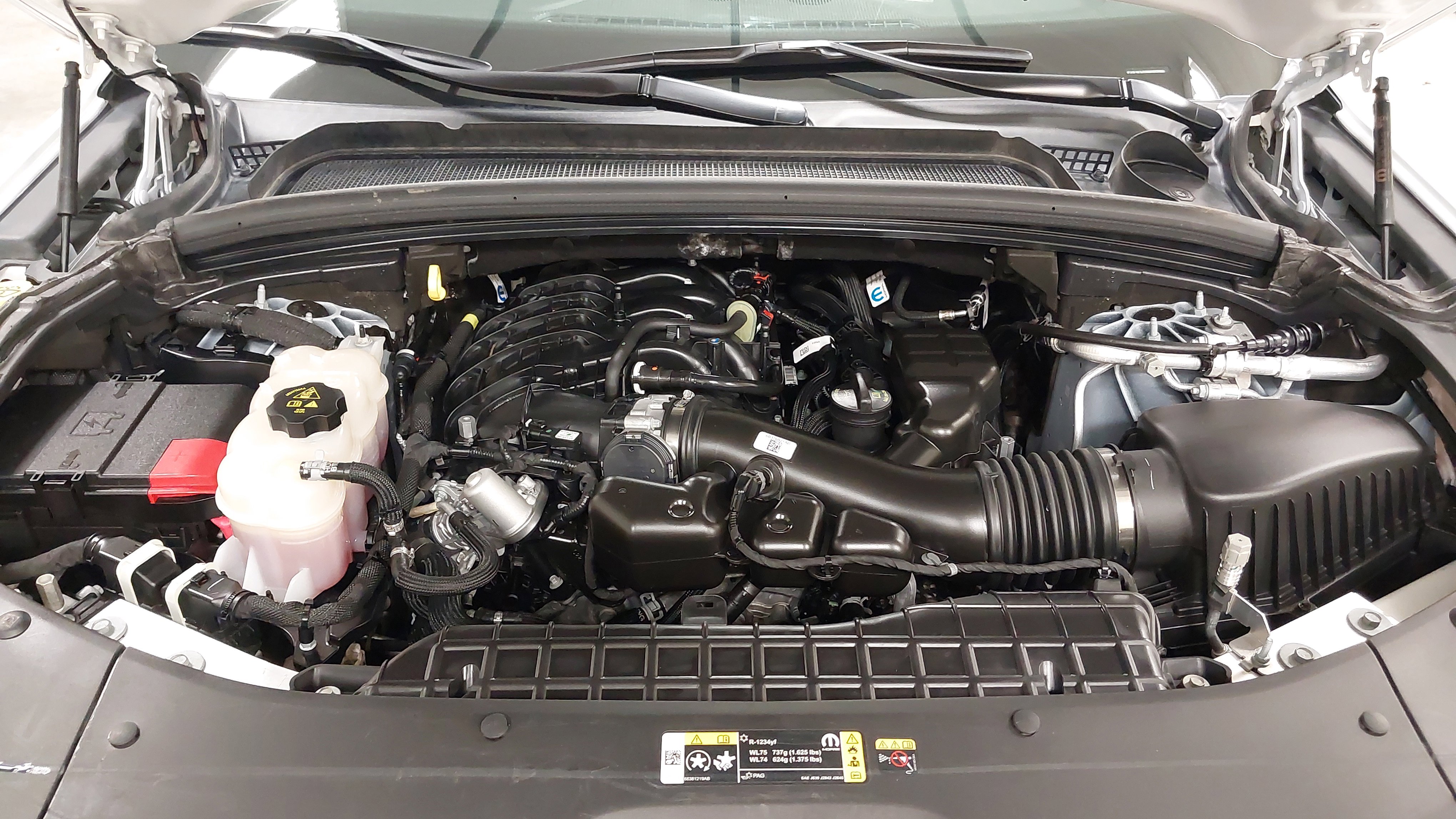 Used 2024 Jeep Grand Cherokee L Laredo image 30