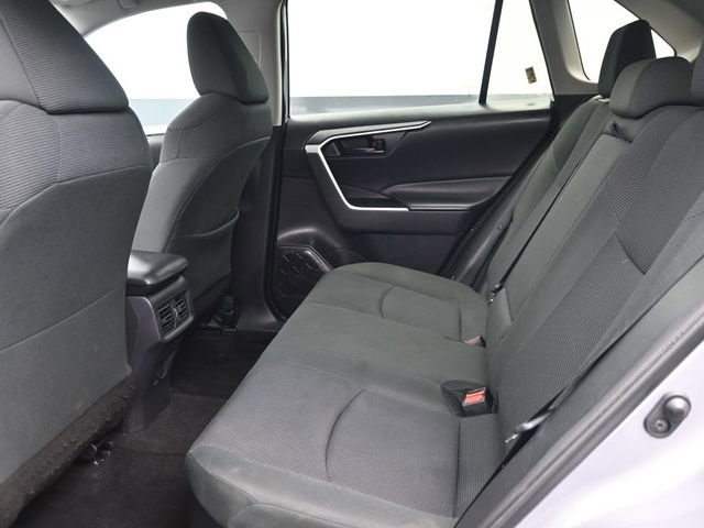 Used 2021 Toyota RAV4 LE image 13
