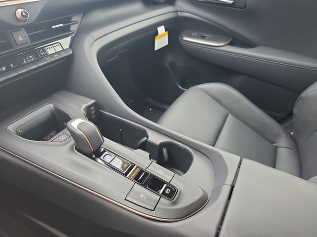 Used 2023 Toyota Crown Platinum AWD/4WD image 25