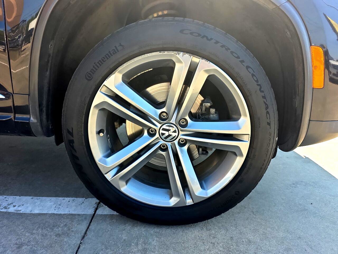 Used 2017 Volkswagen Tiguan Sport image 30