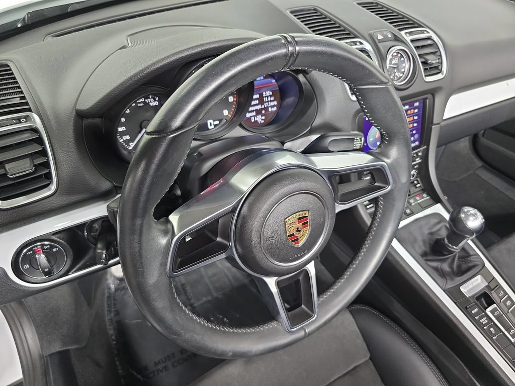 Used 2016 Porsche Boxster Spyder RWD image 4
