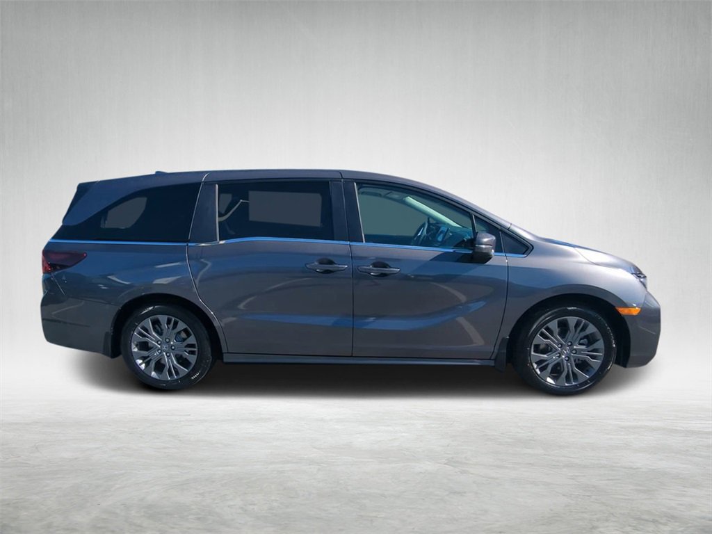 New 2026 Honda Odyssey Touring image 3