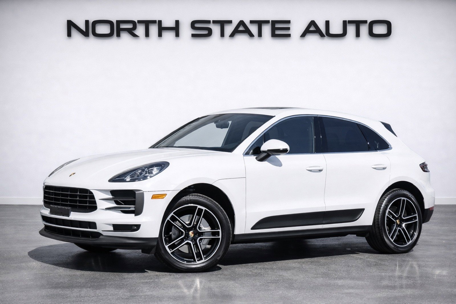 Used 2020 Porsche Macan S image 1