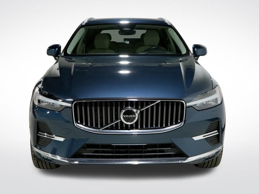 Used 2023 Volvo XC60 B5 Plus w/ Climate Package image 11