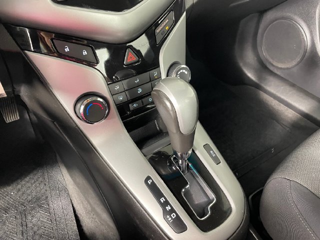 Used 2012 Chevrolet Cruze LT FWD image 8
