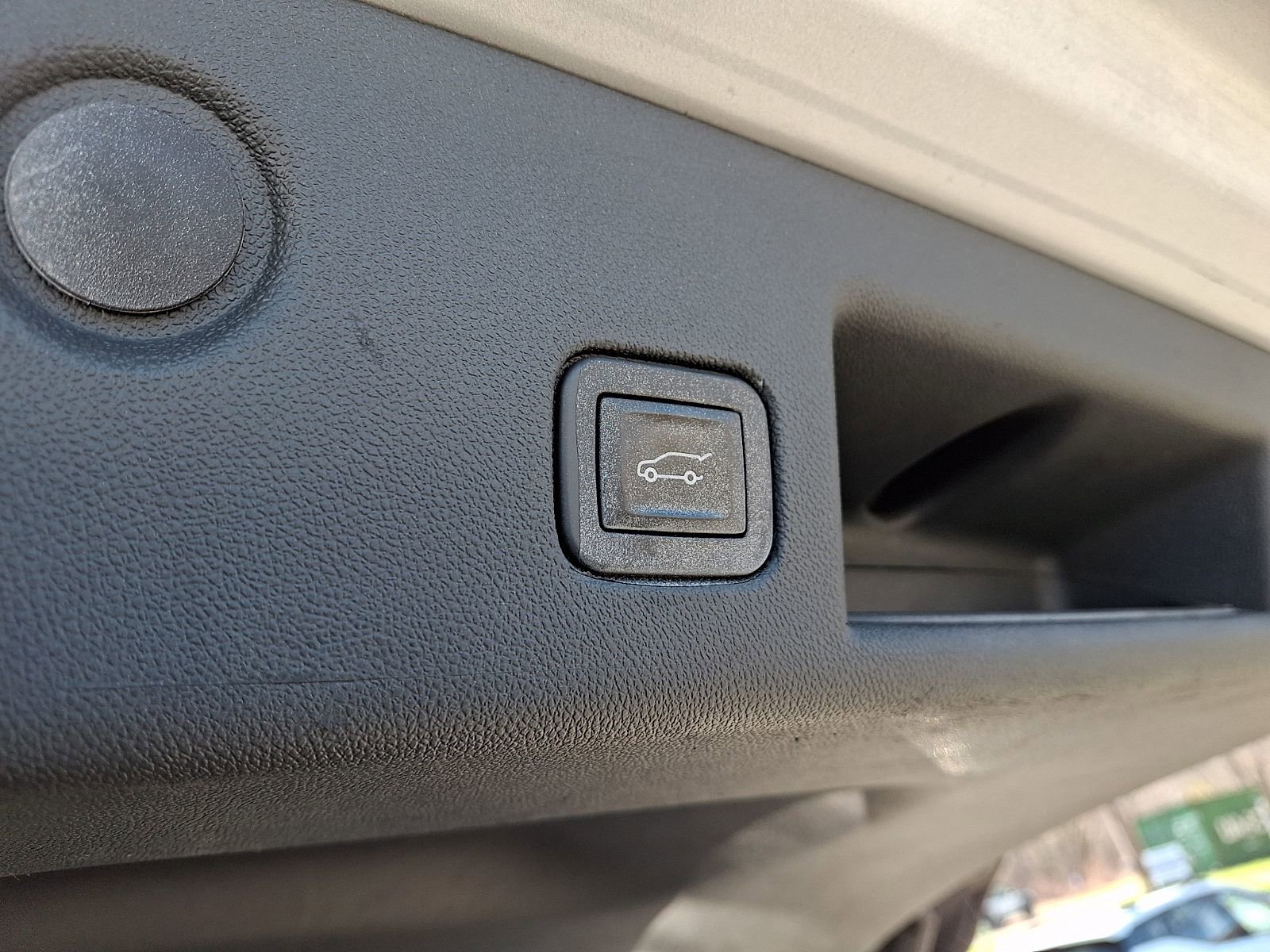 Used 2019 Chevrolet Equinox Premier image 30