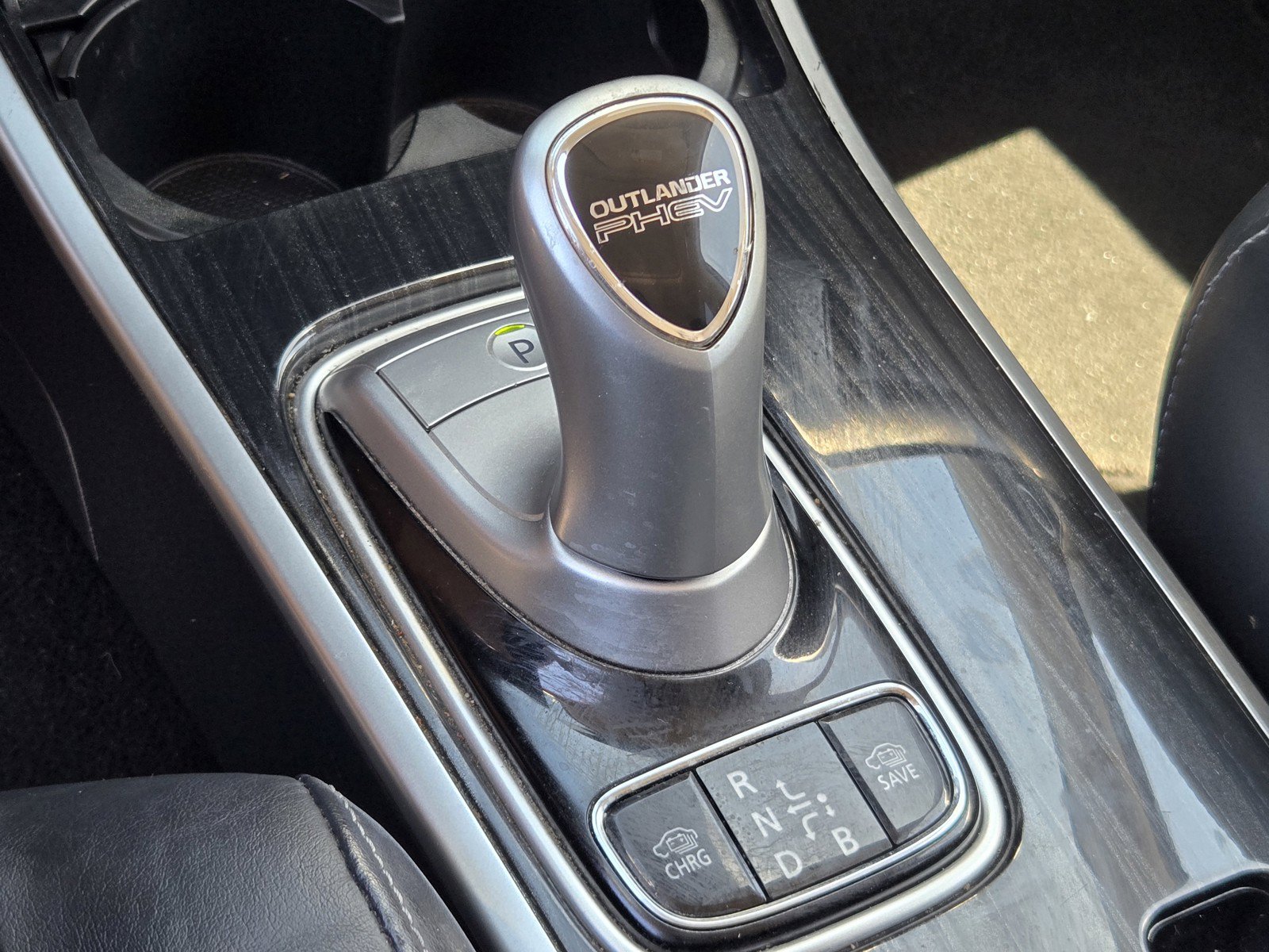 Used 2018 Mitsubishi Outlander 4WD Plug-In Hybrid image 20