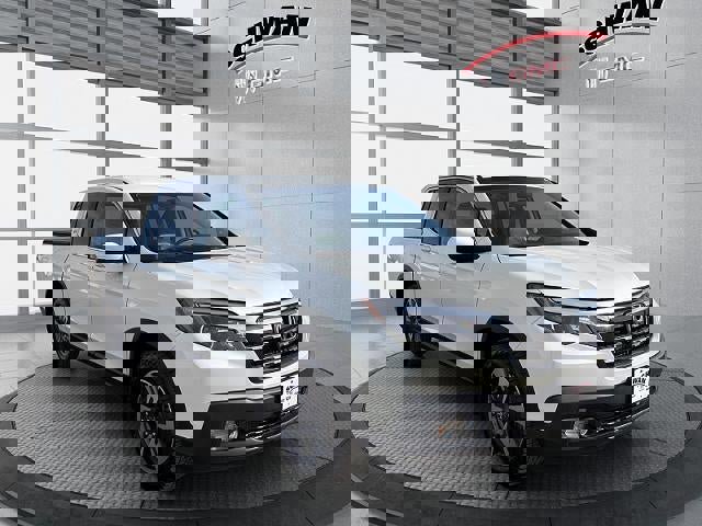 Used 2017 Honda Ridgeline RTL image 2