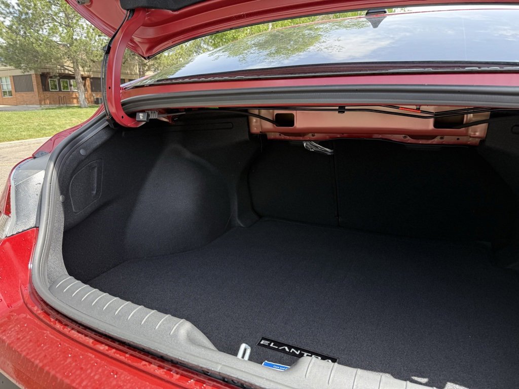 New 2025 Hyundai Elantra SEL w/ Cargo Package image 38