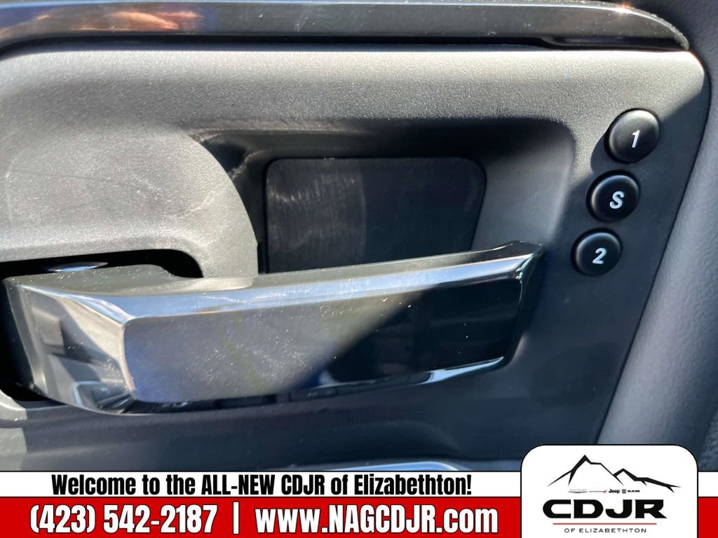 New 2024 RAM 3500 Limited image 24