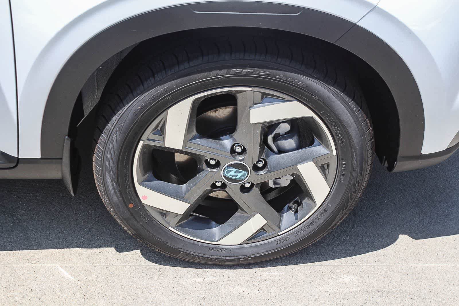 New 2026 Hyundai Venue SEL FWD image 12