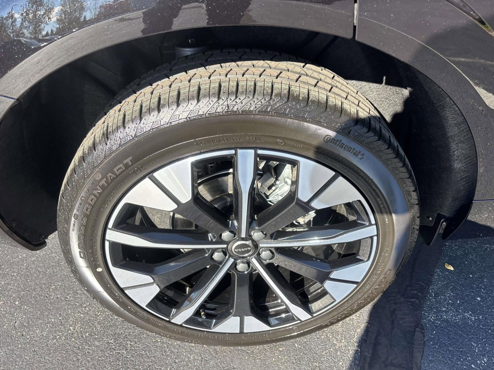 New 2026 Volvo XC60 B5 Plus w/ Protection Package Premier AWD/4WD image 10