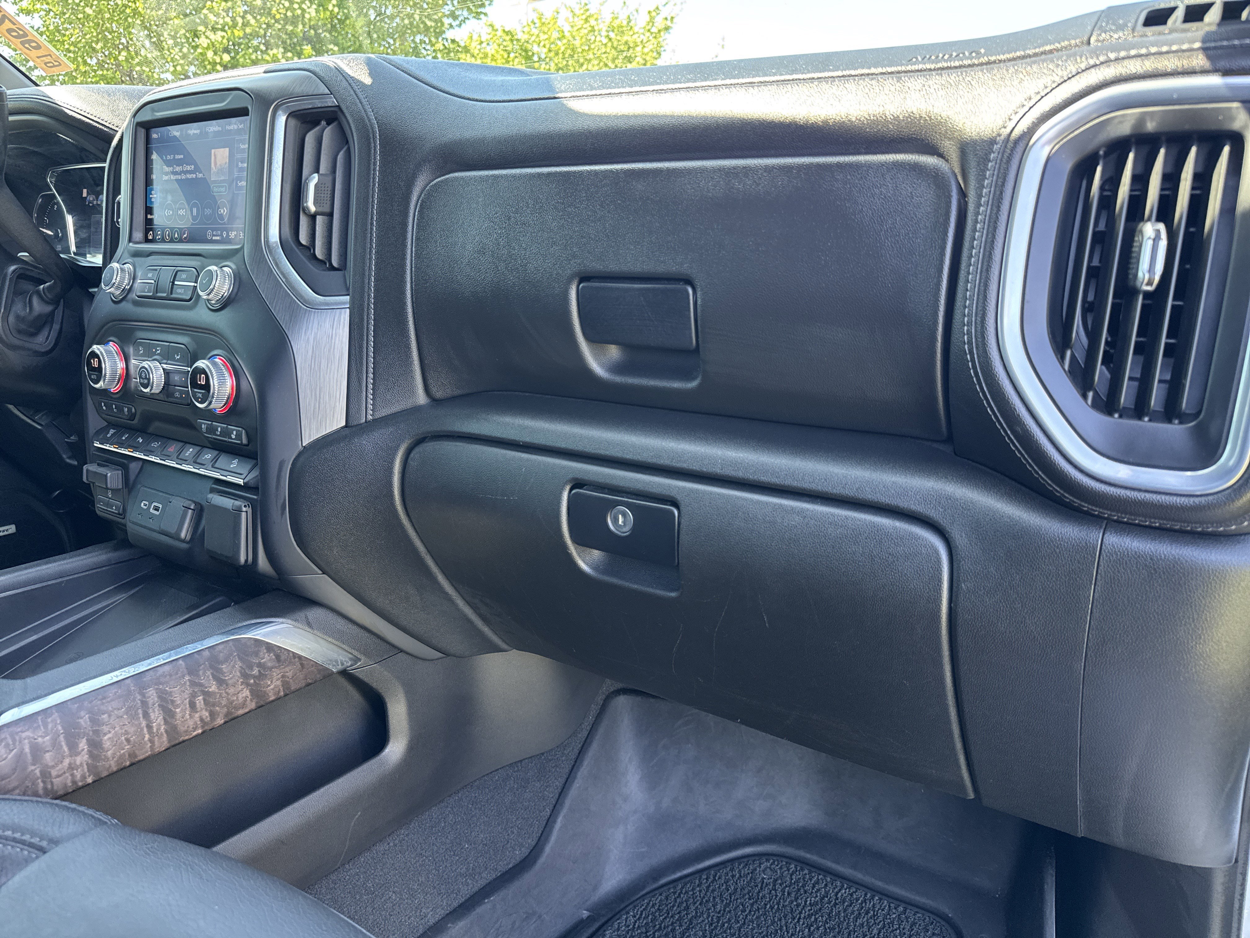 Used 2021 GMC Sierra 3500 Denali w/ Denali Ultimate Package AWD/4WD image 22