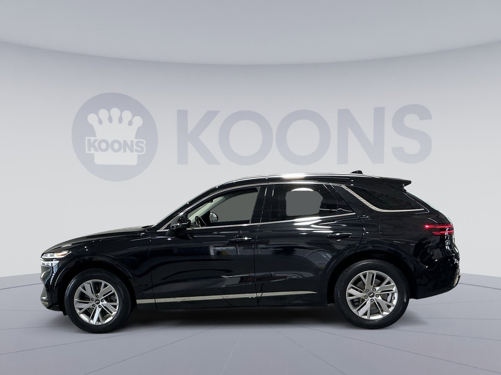 Used 2023 Genesis GV70 2.5T w/ Cargo Package image 13