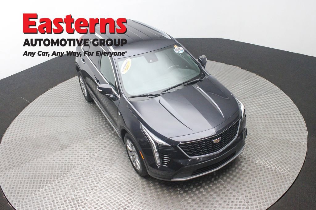 Used 2023 Cadillac XT4 Premium Luxury FWD image 3